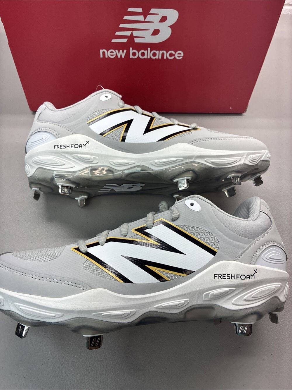 New Balance Men's Fresh Foam L3000TG7 Metal Cleats - Grey/White Size 10 Wide
